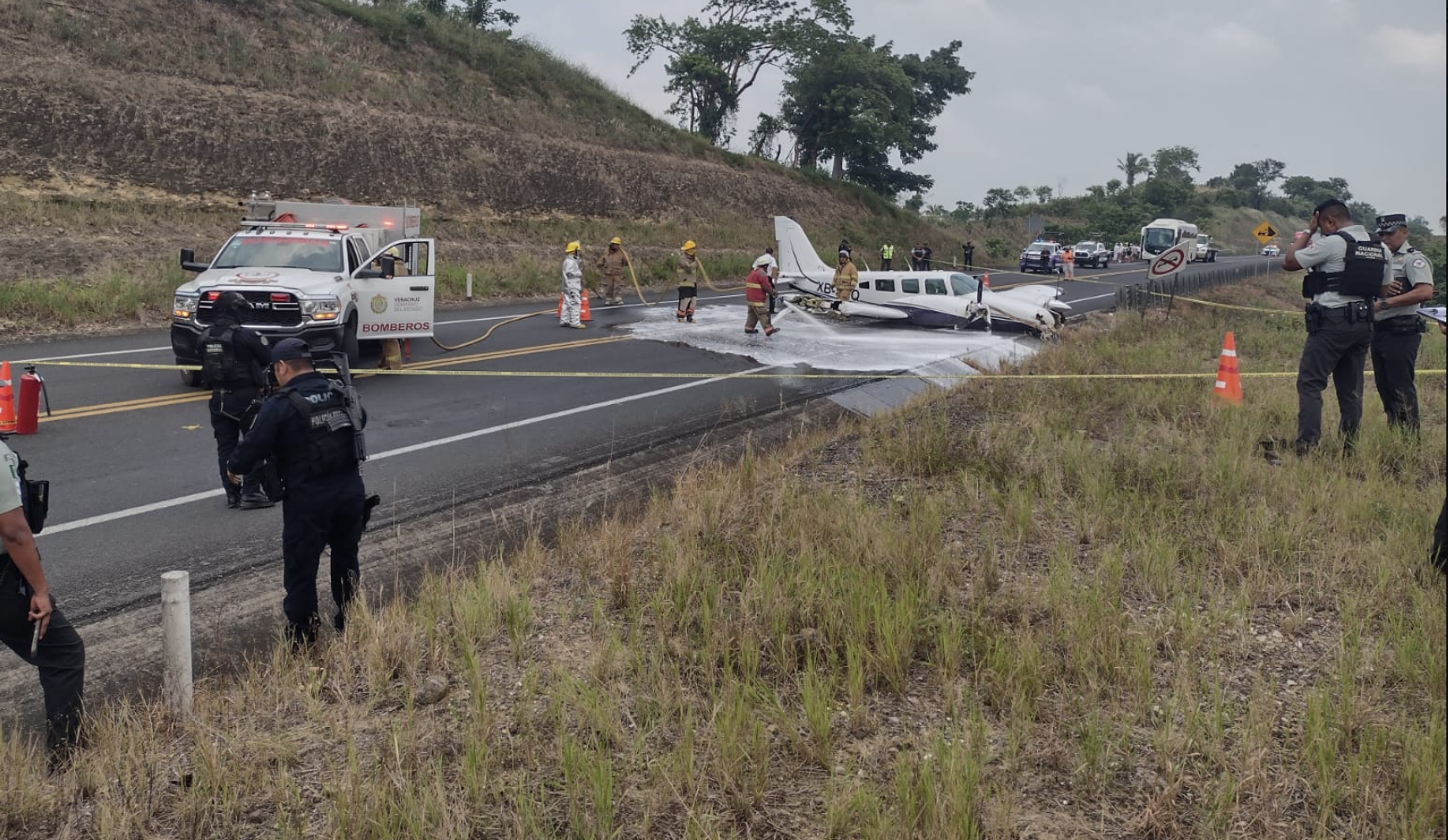 Avioneta Aterriza De Emergencia En Papantla Veracruz