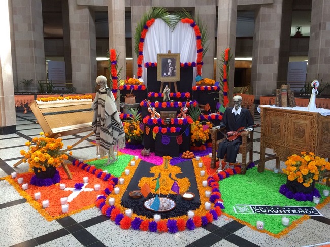 Resultado de imagen para altar de muertos en mexico