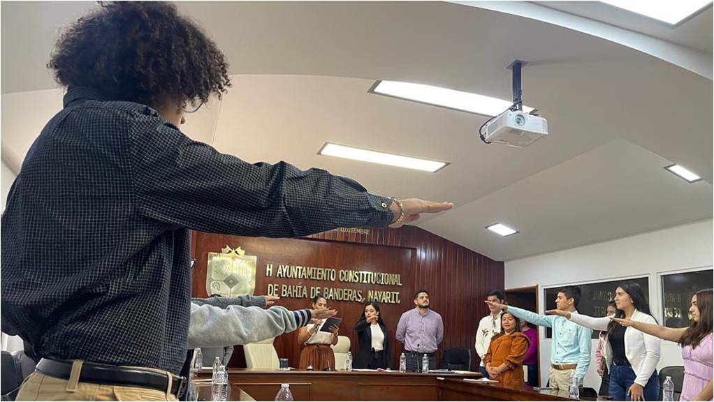 Instalan El Cabildo Juvenil En Bah A De Banderas