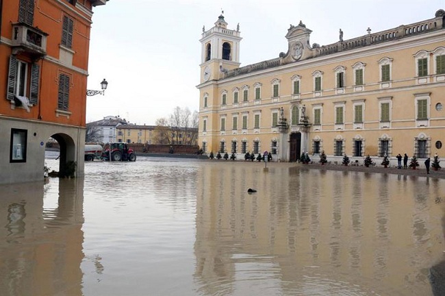 Por Inundaciones En Italia Evacuan A Miles De Personas