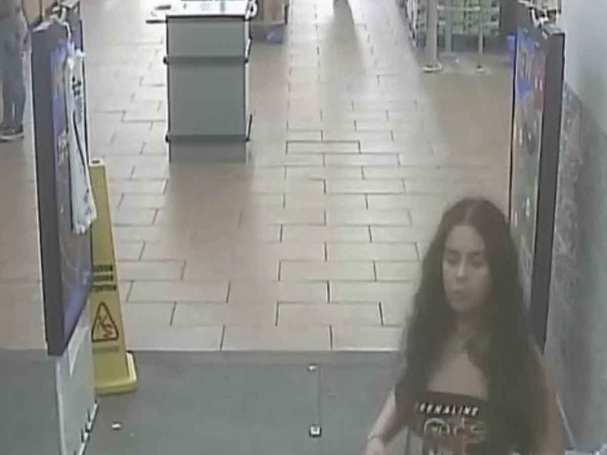 Mujer ebria se orina en supermercado; ya se entregó a la 